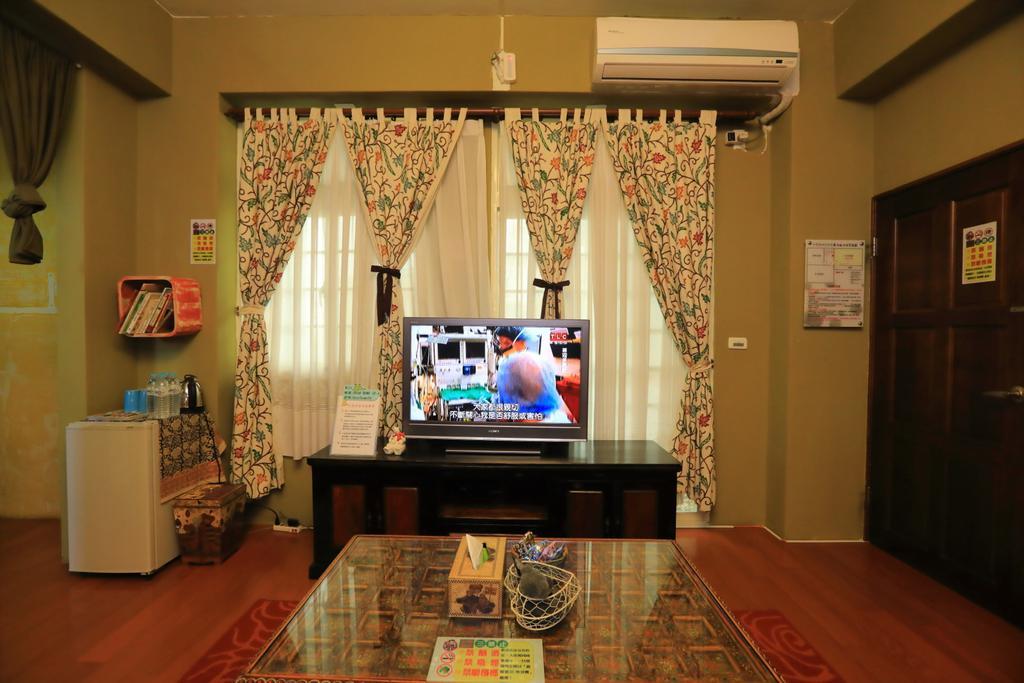Bearbear Homestay Hualien City Exterior photo